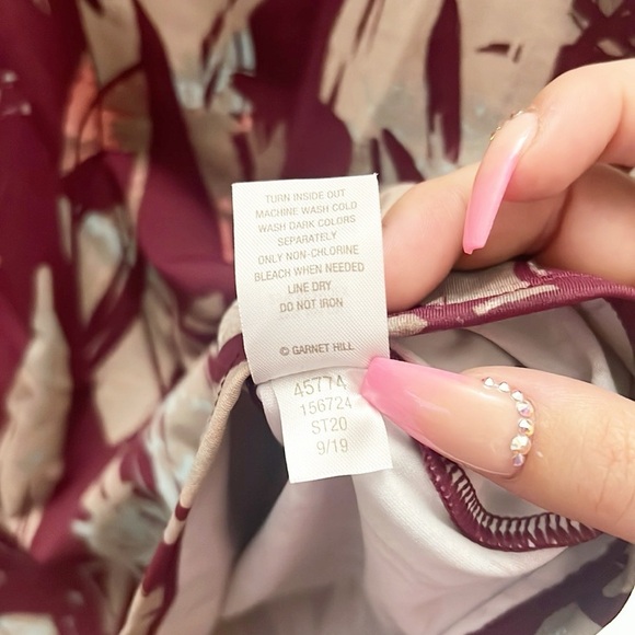 Garnet Hill Maroon Tropical Floral Long Sleeve Rash Guard Quarter Zip Top - Picture 7 of 9